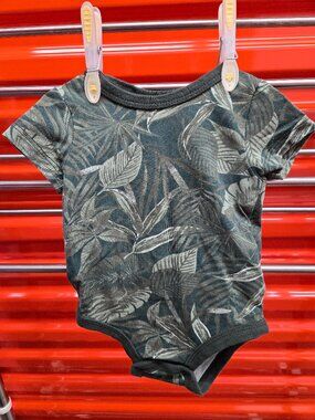 3 for 10$ - Onesie short sleeve - 3 months 1998 Island tour - leaf pattern